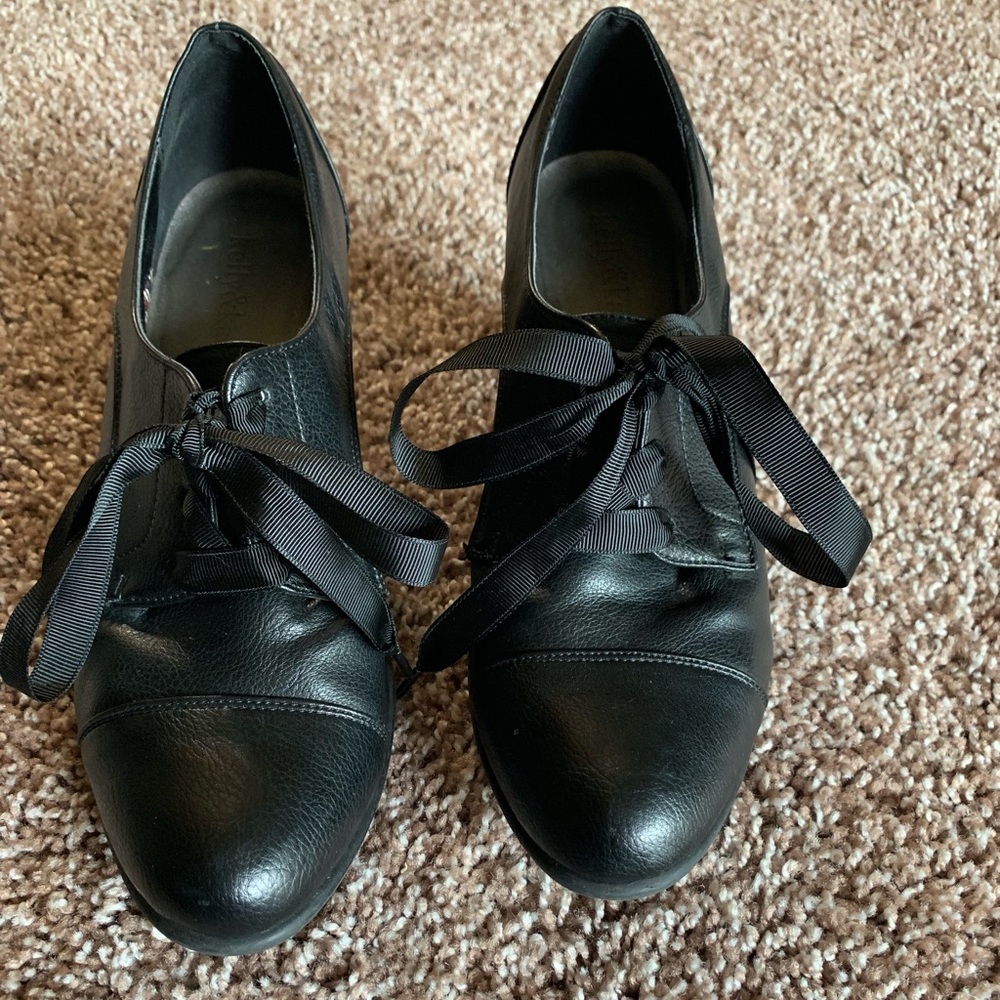 Size 8 retro booties